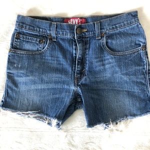 Levi’s cutoff shorts